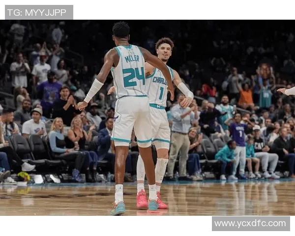 开拓者与夏洛特黄蜂的激烈对决展现篮球魅力与团队精神的巅峰较量