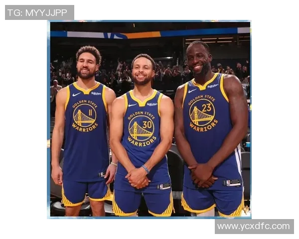 雷霆与勇士常规赛交锋精彩回顾双方球员表现引人关注